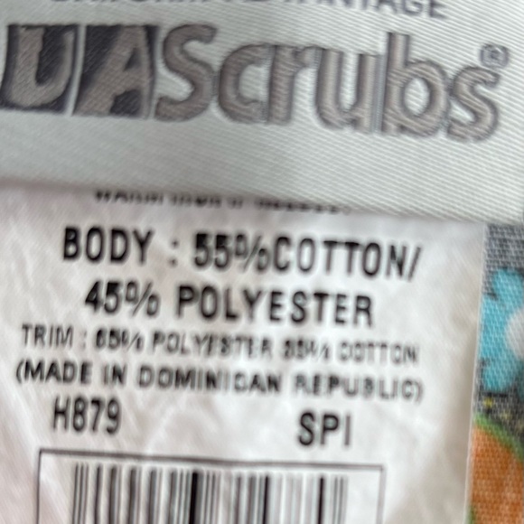 Halloween scrub top uniform, two pockets size Small Petite - Picture 7 of 8